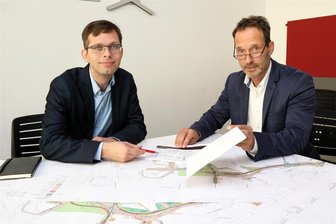 Zwickau will einen Tunnel für die Straßenbahn graben - Der Leiter des Tiefbauamtes Thomas Pühn und der Leiter Technik der SVZ Steffen Schranil sind maßgeblich am Großprojekt Bahnhofsvorplatz, Querspange, Innenstadttangente, Umgestaltung des Georgenplatzes sowie der Modernisierung des Fritscheplatzes und der Neugestaltung der Leipziger Straße beteiligt.