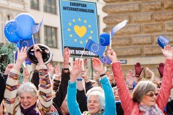 Zwickau wird Schauplatz für "Pulse of Europe" - Demonstranten setzen in Hamburg ein Zeichen für die Einheit Europas.