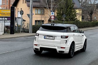Zwickau: Wurde der Blitzer an der Lengenfelder Straße umgedreht? - Der Blitzer an der Lengenfelder Straße erfasst derzeit offenbar Autos, die stadteinwärts fahren. 