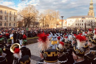 Zwickauer Bergparade mit 435 Teilnehmern und hunderten Besuchern - Am Samstag verfolgten hunderte Besucher die Bergparade in Zwickau.