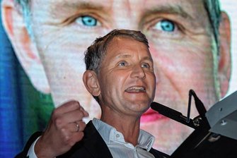 Zwickauer Bündnis mobilisiert gegen Höcke - Björn Höcke, Landesvorsitzender der AfD Thüringen, wird am Freitag auf einer Kundgebung in Zwickau sprechen. Foto: Michael Reichel/dpa
