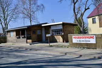 Zwickauer eröffnen Imbiss mit Rostern, Bratwurst und Brühlette - Der Imbiss an der Lengenfelder Straße in Zwickau heißt künftig „Frieda Gold“.