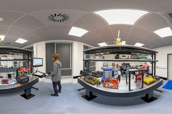 Zwickauer Fraunhofer-Zentrum steht jetzt auf eigenen Füßen - Im Fraunhofer Anwendungszentrum in Zwickau forschen Studierende und Wissenschaftler unter anderem auf den Gebieten Medizin- oder Elektrotechnik. Partner kommen aus sehr unterschiedlichen Industriezweigen.