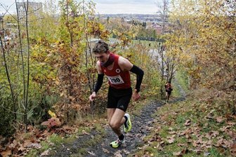 Zwickauer Haldencross wartet mit vielen Überraschungen auf - Tilman Reichel vom Dresdner SC lief über 8,4 Kilometer der Konkurrenz auf dem Kurs rund ums Westsachsenstadion davon. 
