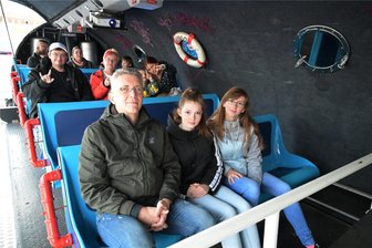 Zwickauer Herbstvolksfest ist zu Ende gegangen - Rene Patan, Laura-Sophie Patan, Seline-Michelle Patan aus Schneeberg (v. li.) haben das U 3000 getestet.