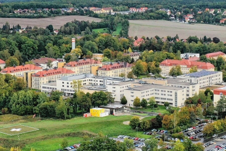 Zwickauer Krankenhausfusion nimmt die letzte Hürde - Blick auf das Gelände des Heinrich-Braun-Klinikums in Marienthal. Das Krankenhaus kauft den bisherigen Konkurrenten Paracelsus. Der Prozess soll noch in diesem Jahr abgeschlossen werden. 