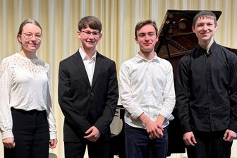 Zwickauer Nachwuchstalente begeistern: 45 erste Preise bei „Jugend musiziert“ - Sie glänzten am Flügel: Emilia Bartel, Timo Rößler, Tobias Gruner und Manuel Scheffler (v.l.).