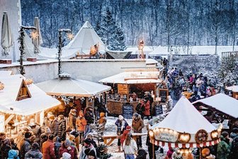 Zwickauer Schlossweihnacht zieht 45.000 Besucher an - Trotz knackiger Kälte zog es am Wochenende noch einmal mehr als 10.000Gäste auf die Schlossweihnacht. 