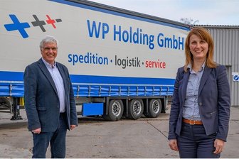 Zwickauer Spedition kämpft um Nachwuchs: "Standing des Berufskraftfahrers ist nicht dort, wo es sein müsste" - Leiten ein Unternehmen mit inzwischen rund 1000 Mitarbeitern: die Geschäftsführer Heiko Nowak (li.) und Doreen Paesold-Runge.