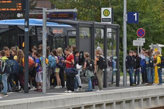 Zwickauer Stadtrat für kostenlose Schülerbeförderung: Die erste Hürde ist genommen - Die Fahrt zur Schule und zurück sollte für Schüler kostenfrei sein - dafür macht sich der Zwickauer Stadtrat strak.