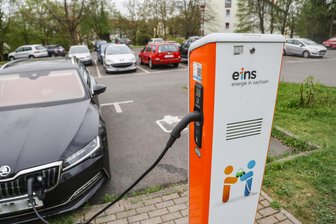 Zwickauer Stadtwerke bauen E-Ladesäulen ab – Wie sieht es in Chemnitz aus? - Der Energieversorger Eins betreibt in Chemnitz 62 Ladestationen und will in Zukunft weiter ausbauen.