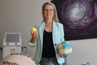 Zwickauer Tennisclub-Chefin übernimmt Auer Handballverein - Unternehmerin Kristin Schirbock kann die Dreifachbelastung aus ihrem Beruf als Physiotherapeutin und dem Vorsitz in einem Tennisclub sowie einem Handballverein gut vereinbaren. 