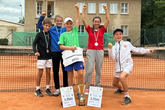 Zwickauer Tennistalente trumpfen bei der Landesmeisterschaft auf - Das Foto zeigt von links nach rechts die Landes- und Vizemeister Bruno Thaut, Jonathan Scholler, Carlos Dautz, Marie Henke und Jakob Friederich.