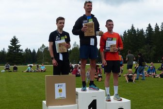 Zwickauer Triathlet meistert im Erzgebirge ein besonderes Rennen - Janik Brenneisen (links) wurde beim Sachsentrail Zweiter.