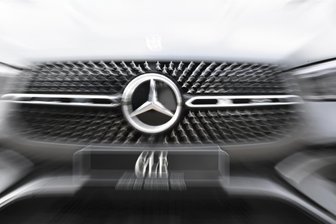 Zwickauer verkauft Auto nach Russland: Akte landet im Spamordner – Gericht fällt trotzdem Urteil - Der mehr als 60.000 Euro teure Mercedes-SUV hätte wegen der Russland-Sanktionen nie an den Käufer aus Sibirien ausgeliefert werden dürfen. Der Zoll in Reichenbach war vor der Überführung rechtzeitig eingeschritten.
