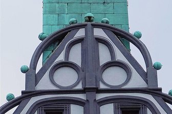 Zwickaus geheime Zeichen: Sind es drei oder sogar vier? - Die Brille am Gewandhaus. Oder ist es doch eine Schere?