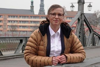 Zwickaus neue Baubürgermeisterin: Eine Frau mit Freude an Veränderung - Silvia Queck-Hänel auf der Paradiesbrücke. Alt- und Neubauten: All dies wird nun ihr Arbeitsleben begleiten. 