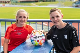 Zwillinge beim SV Germania Mittweida: "Fußball ist immer Thema bei uns" - Als Zwillinge am Ball: Chayenne und ihr eine Minute älterer Bruder Sharon Eulitz haben in den vergangenen Jahren gemeinsam die Jugendmannschaften bei Germania Mittweida durchlaufen. Chayenne läuft seit diesem Jahr zudem für die Jugend von RB Leipzig auf. 