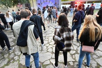 Zwischen Depression und Aufbruch - Das Tension-Festival für elektronische Musik auf der Schloßteichinsel. Aus der Taufe gehoben wurde es in Pandemiezeiten.