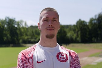 Zwischen Freude und etwas Trauer: Meeraner SV bringt VfB Schöneck an den Rand der ersten Punktspielniederlage seit März - Joe Lino Müller vom Meeraner SV hatte in der Schlussphase des Spiels gegen Schöneck die große Chance zum Siegtreffer.