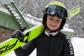 Zwischen Pizza und Salat: Ein junger Erzgebirger und sein Traum von der Vierschanzentournee - Paul Müller ist eine große Nachwuchshoffnung aus Johanngeorgenstadt. Der Nordisch Kombinierer trainiert in Oberwiesenthal.