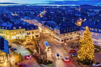 Zwönitz und der Lichtmess-Hype: Wie eine Stadt im Erzgebirge die Weihnachtszeit verlängert - Weihnachtsland Erzgebirge - in Zwönitz ist nach Hochneujahr noch lange nicht Schluss.