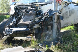 Zwönitz: Zug prallt gegen Pick-up -
