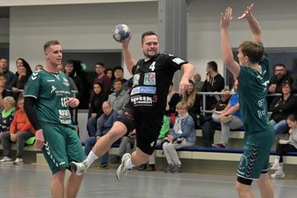 Zwönitzer Handballer wollen zurück in die Spur - Am Ball der Zwönitzer Ondrej Lacina.