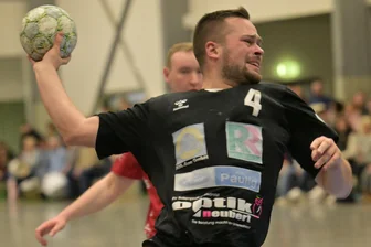 Zwönitzer Handballteams beenden Hinrunde mit Auswärtssiegen - Ondrej Lacina war mit sechs Treffern bester Werfer des Zwönitzer HSV in Dresden.
