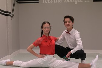Zwönitzer Traumpaar tanzt sich in die Weltelite - Hanna Riedel und Julien Gläß haben bereits an der Junioren-Weltmeisterschaft im Boogie-Woogie teilgenommen. An diesem Samstag sind sie beim World-Cup in Genf am Start. 
