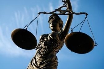 Zwönitzer wegen Drogenhandels verurteilt - Wegen Drogenhandels ist ein Mann zu einer Bewährungsstrafe verurteilt worden.