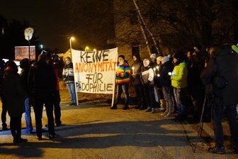 Zwota: Bürger gedenken Missbrauchsopfer - Gedenkveranstaltung in Zwota für sexuell misshandelte Kinder