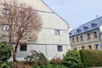 Zypresse soll ehemaliges jüdisches Geschäft in Reichenbach schmücken - Das unansehnliche Grün soll umgestaltet werden und an das frühere Haushaltwarengeschäft Niklas erinnern.